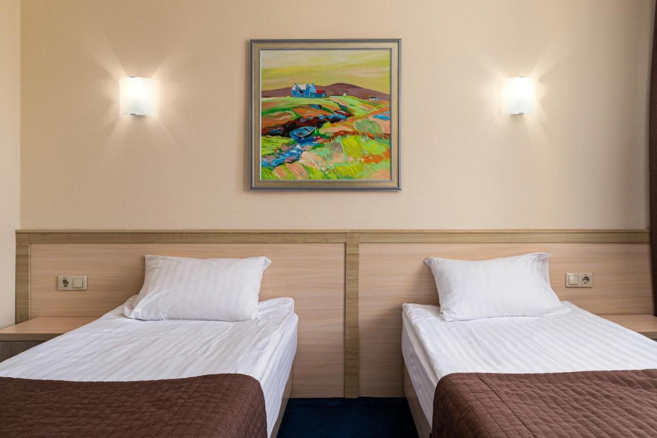 Sonata Hotel & Restaurant "Готель Соната" Lviv Bagian luar foto