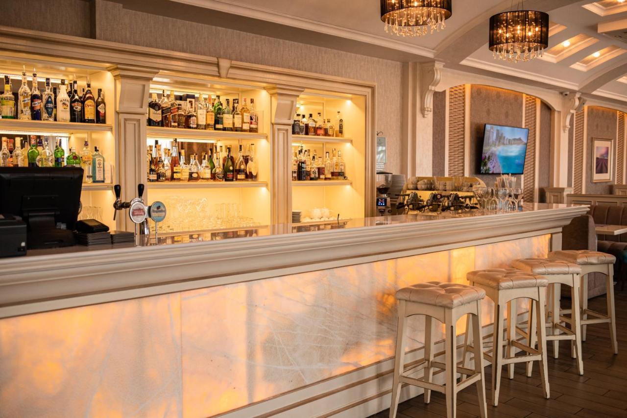 Sonata Hotel & Restaurant "Готель Соната" Lviv Bagian luar foto