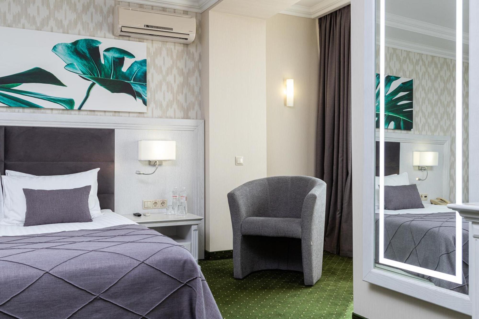 Sonata Hotel & Restaurant "Готель Соната" Lviv Ruang foto